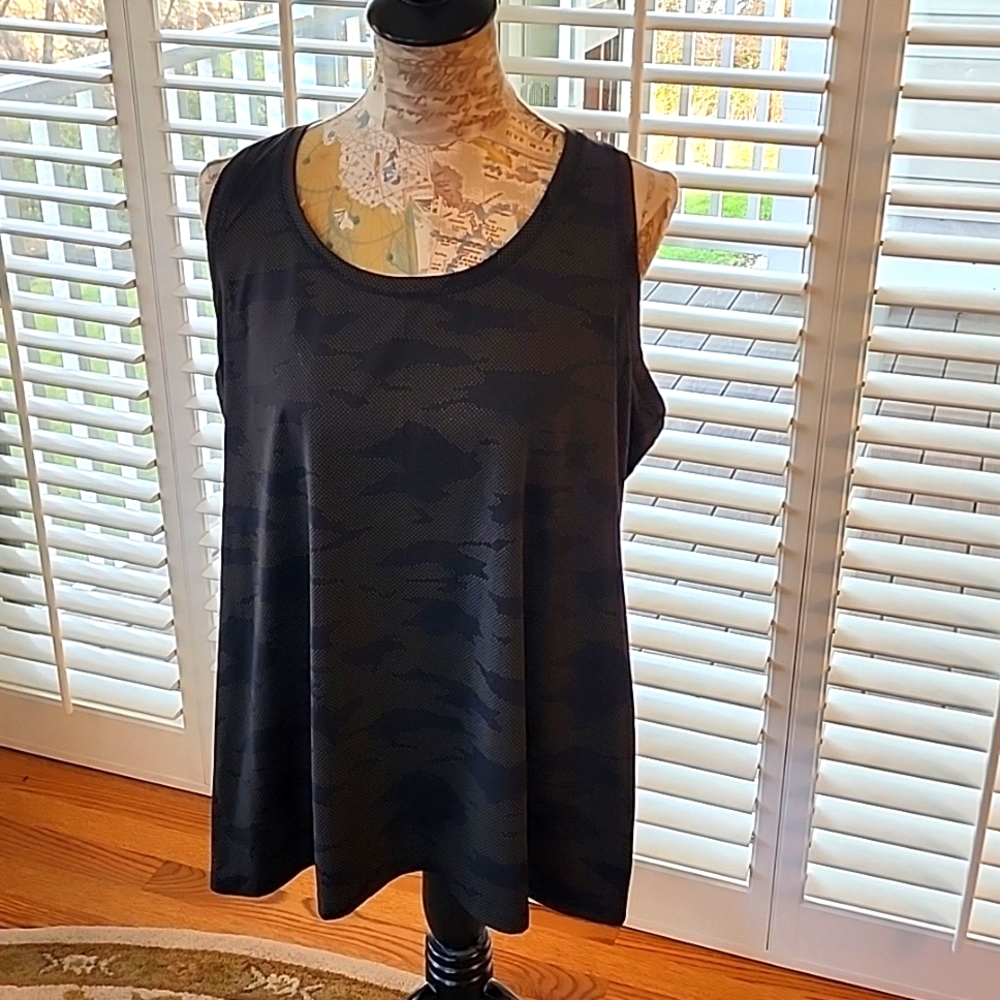 Lane Bryant Livi Black and Green Tank Top - Size 18/20